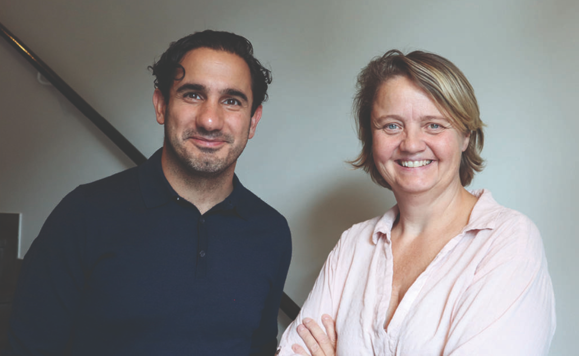 Socialförsäkringsminister Ardalan Shekarabi med samhällspolitiska chefen Ursula Berge