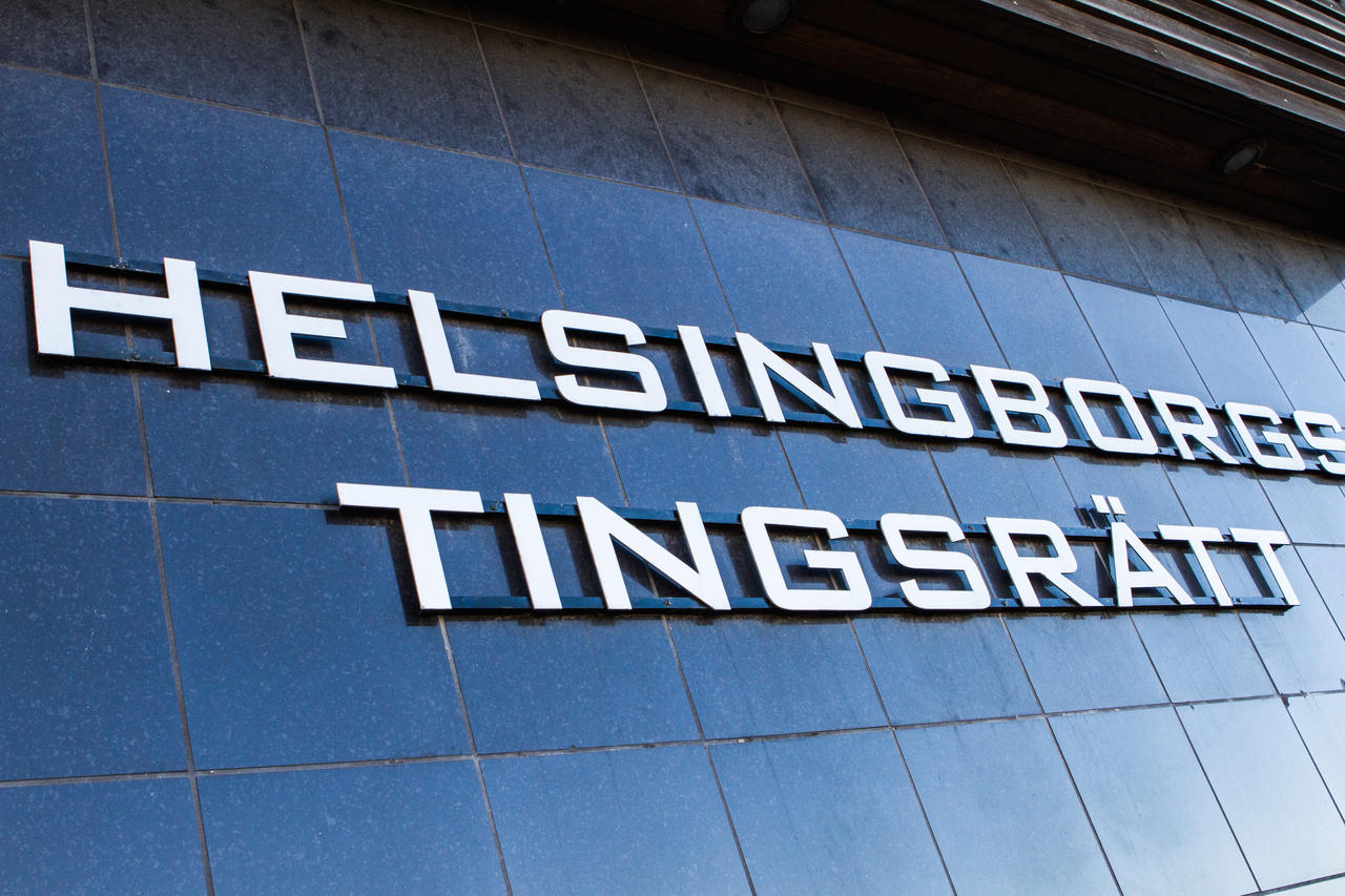 En skylt visar vägen till Helsingborgs tingsrätt.