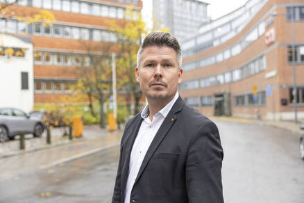 Markus Furuberg, biträdande förbundsdirektör, tittar in i kameran